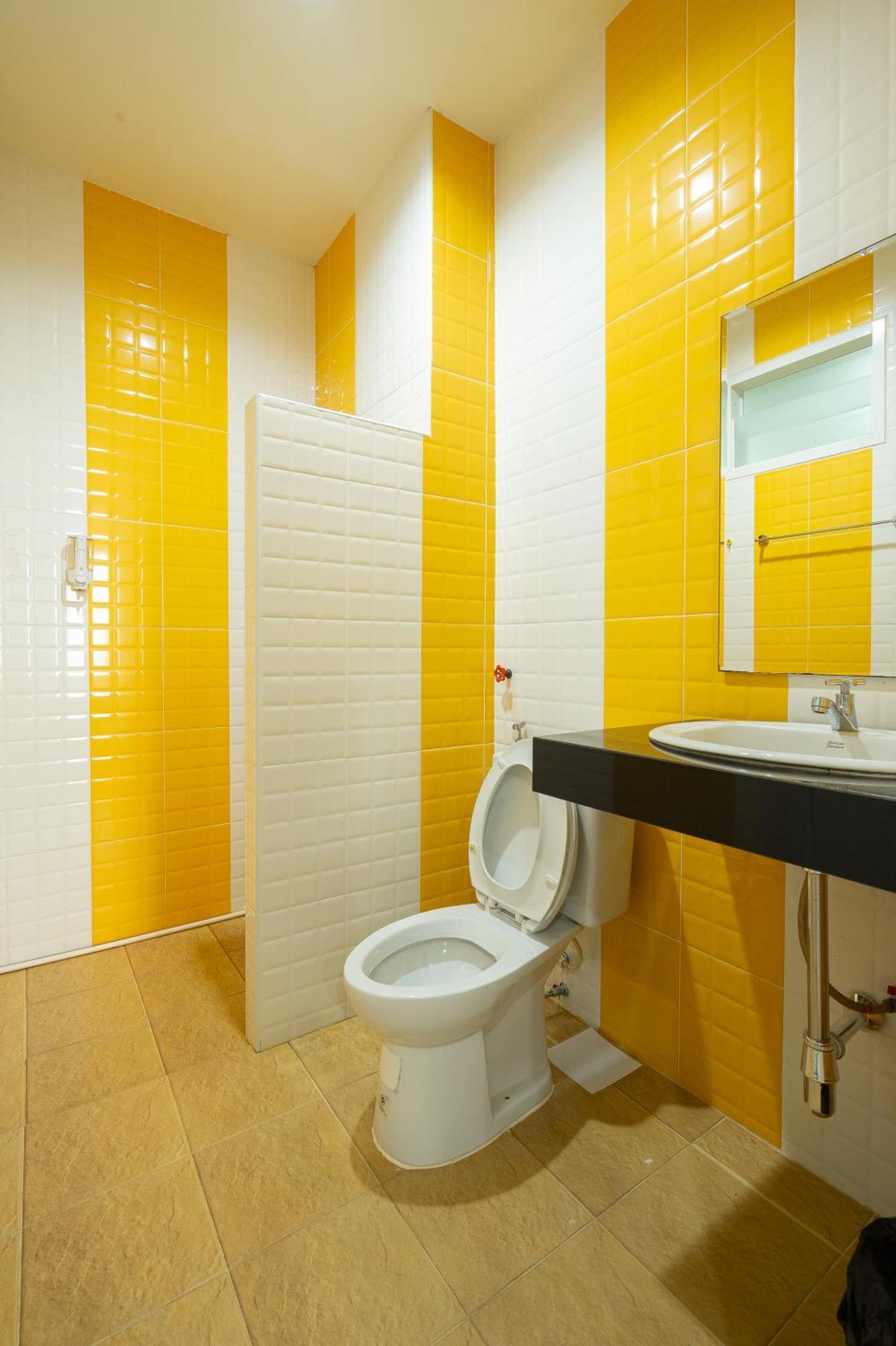 Family Room Private Bathroom